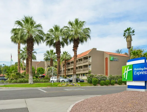 Holiday Inn Express Palm-Desert by IHG hotel detail image 2