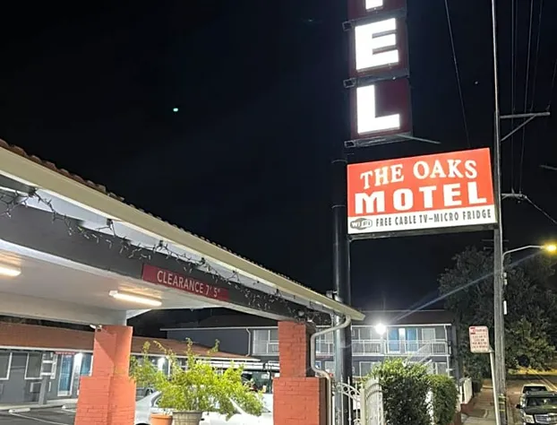 The Oaks Motel hotel detail image 1