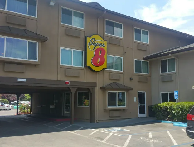 Super 8 by Wyndham Sacramento North hotel detail image 4