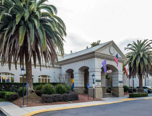 Lions Gate Hotel hotel detail image 1