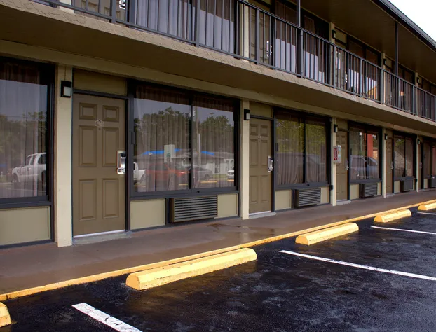 Polynesian Inn hotel detail image 3