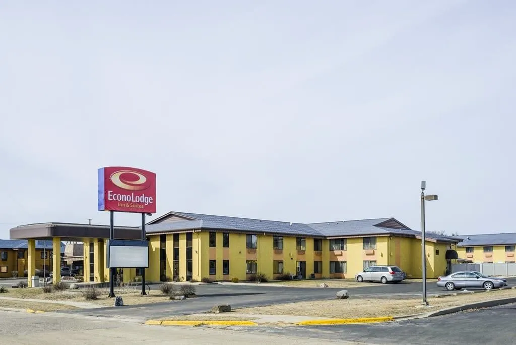 Econo Lodge Inn & Suites Wisconsin Dells hotel hero