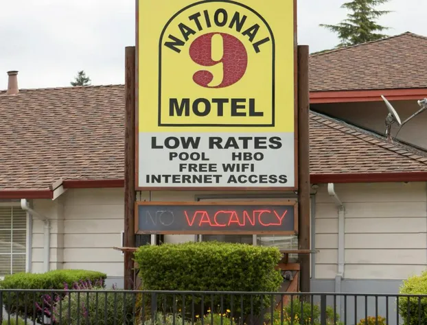 National 9 Santa Cruz hotel detail image 1