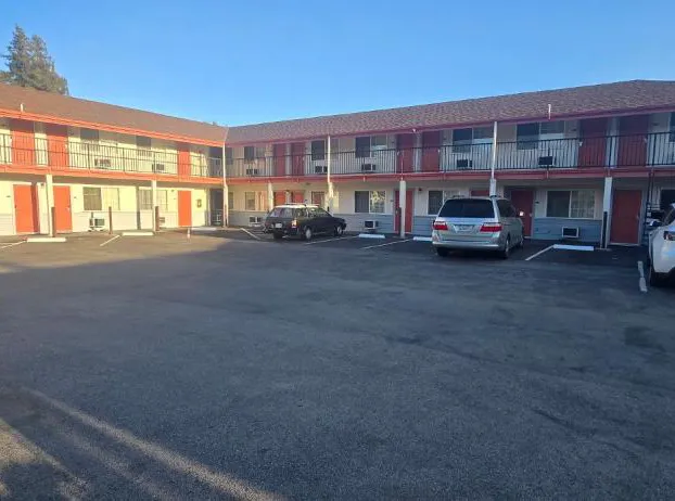 National 9 Santa Cruz hotel detail image 3