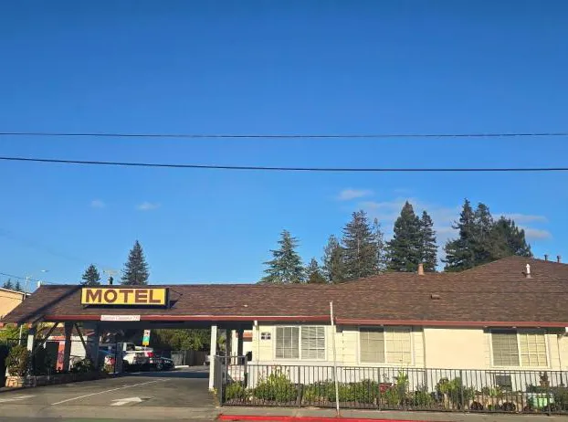 National 9 Santa Cruz hotel detail image 4