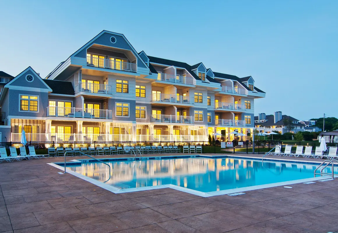 Water's Edge Resort & Spa hotel hero