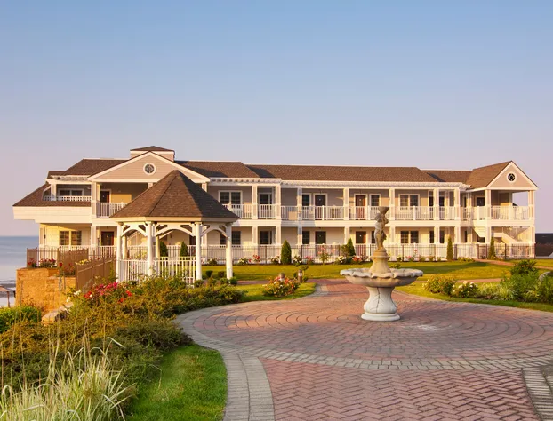 Water's Edge Resort & Spa hotel detail image 1