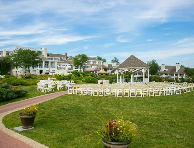 Water's Edge Resort & Spa hotel detail image 3