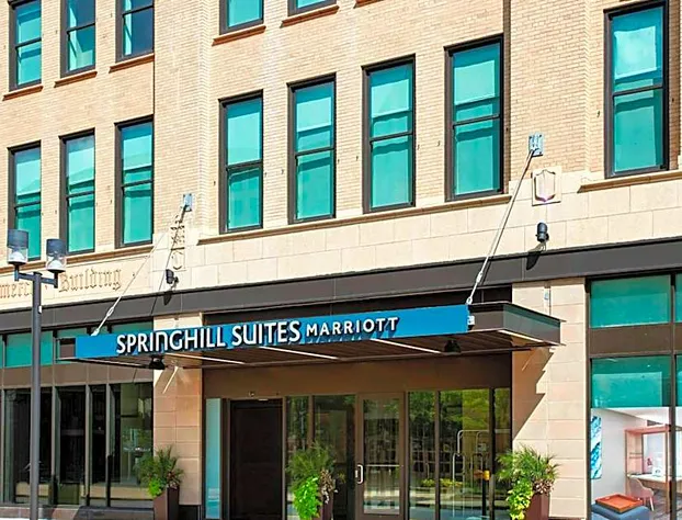 SpringHill Suites by Marriott Milwaukee Downtown hotel detail image 2