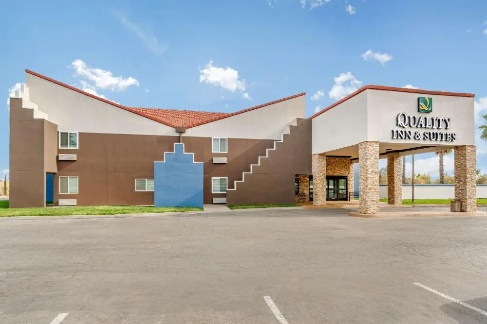 Quality Inn & Suites Vacaville hotel hero