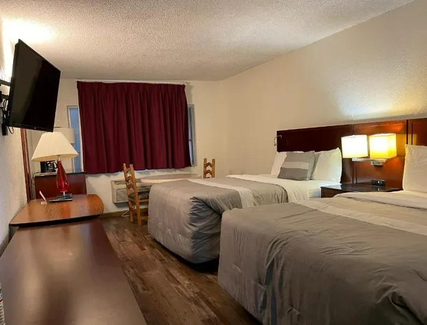 Travelers Beach Inn hotel detail image 1