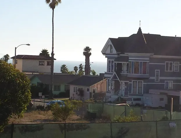 Travelers Beach Inn hotel detail image 4