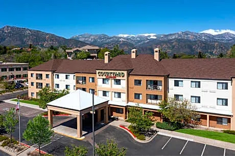 Courtyard Colorado Springs South hotel hero