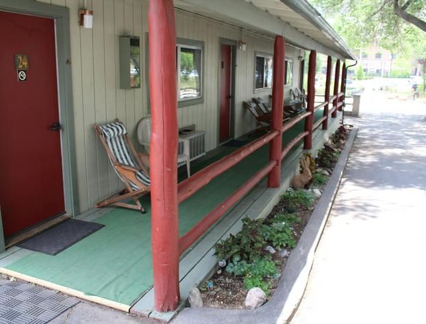 Wapiti Self-Service Lodge hotel detail image 2