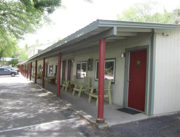 Wapiti Self-Service Lodge hotel detail image 2