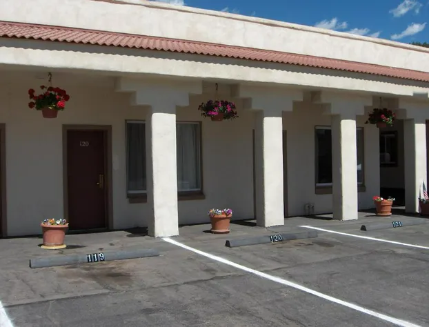 Budget INN hotel detail image 1