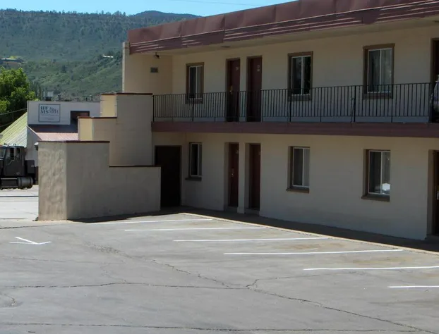 Budget INN hotel detail image 1