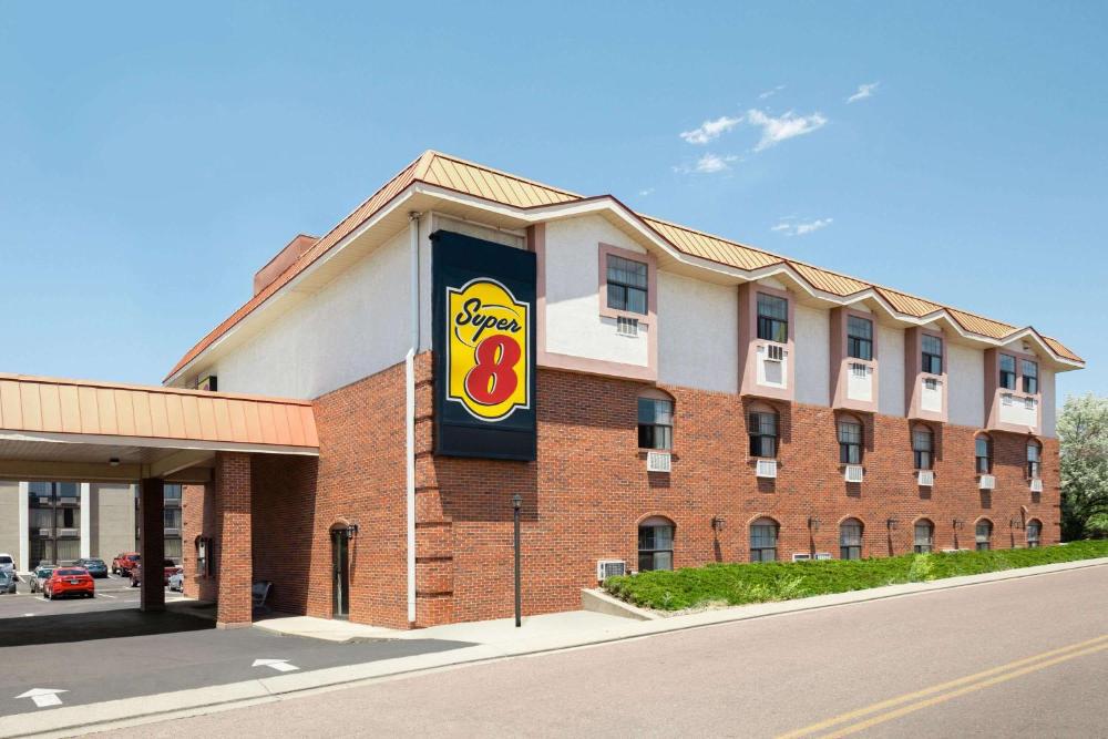 Super 8 by Wyndham Colorado Springs/Afa Area hotel hero