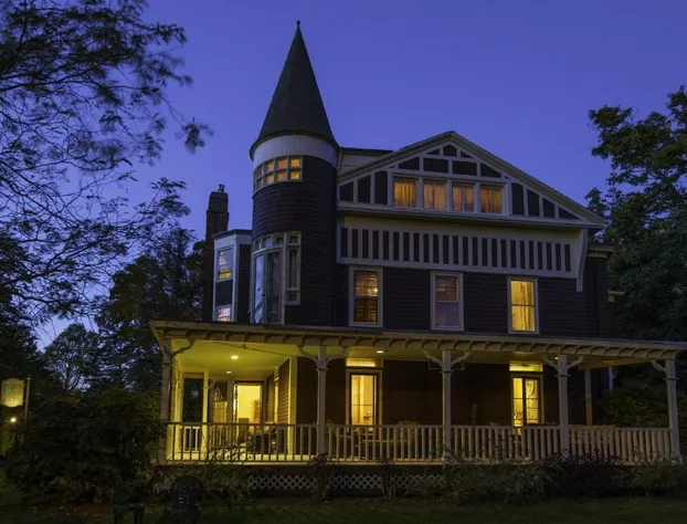 Ivy Lodge Bed & Breakfast hotel detail image 1