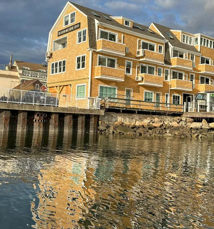 Harborside Inn hotel hero