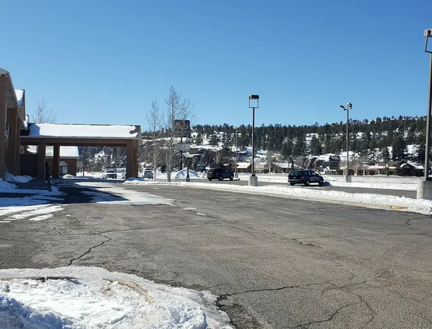 Quality Inn & Suites hotel detail image 4