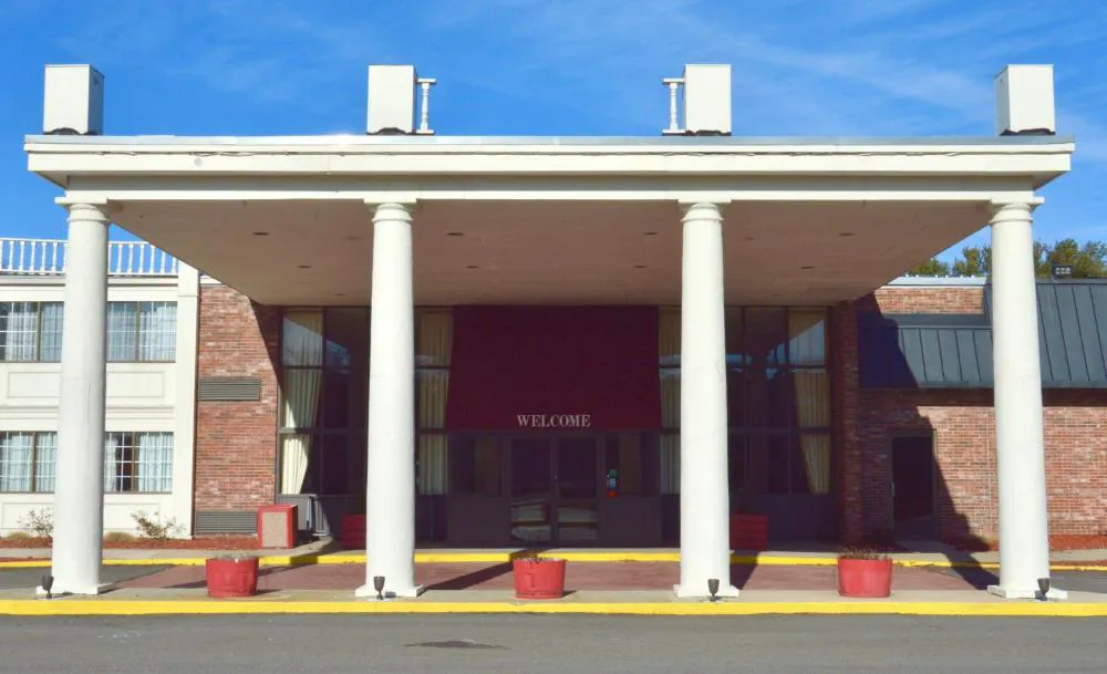 Mystic River Hotel & Suites Near Casinos hotel hero