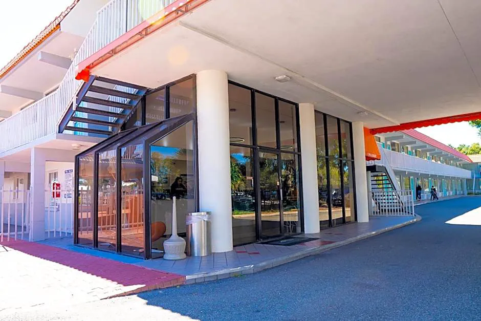 Howard Johnson by Wyndham Clearwater / Dunedin hotel hero