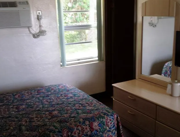 Campbell Motel hotel detail image 3