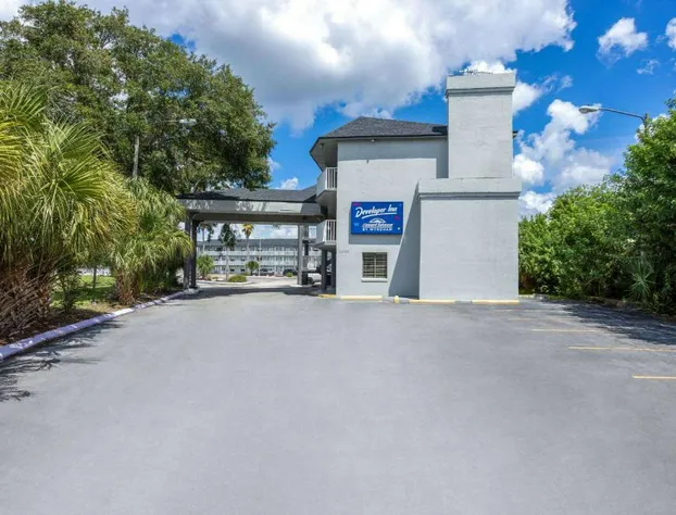 Howard Johnson by Wyndham Orlando Lake Buena Vista South hotel detail image 1