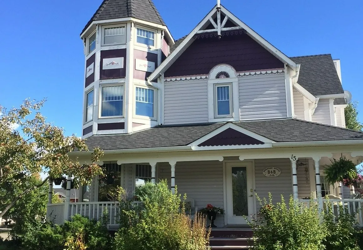 Elevate Rooms Harmony House B&B hotel hero