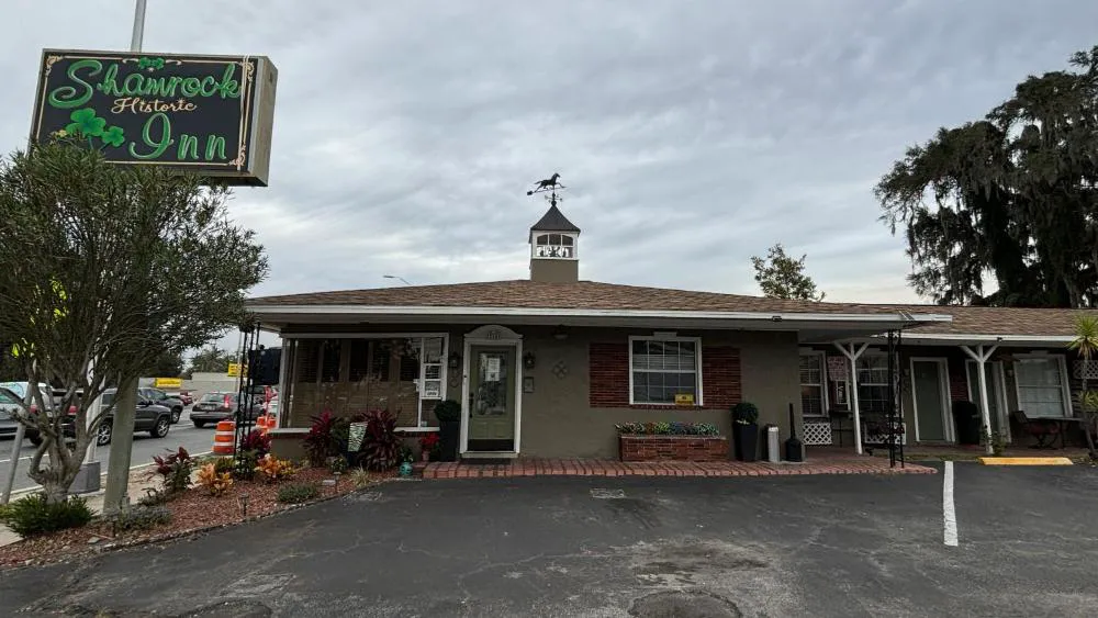 Shamrock Cove Inn hotel hero