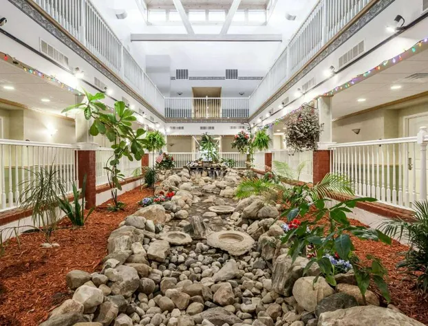 Days Inn by Wyndham Pentwater hotel detail image 1