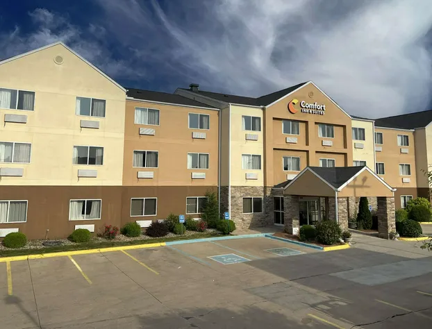 Comfort Inn & Suites Coralville - Iowa City near Iowa River Landing hotel detail image 2