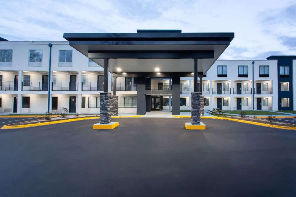 University Inn & Suites hotel hero
