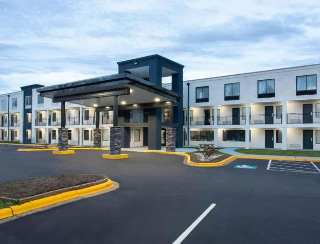 University Inn & Suites hotel detail image 3