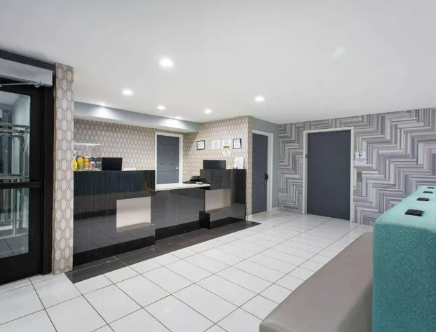 University Inn & Suites hotel detail image 4