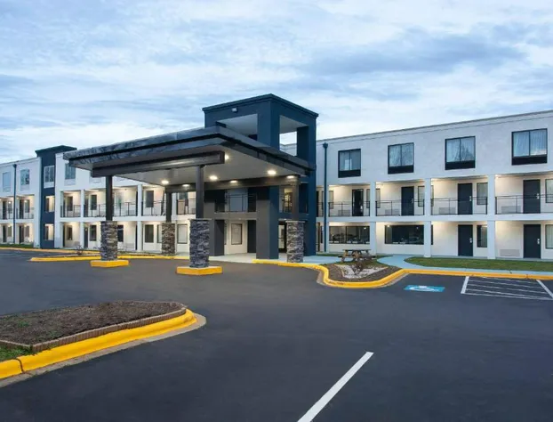 Clarion Pointe hotel detail image 1