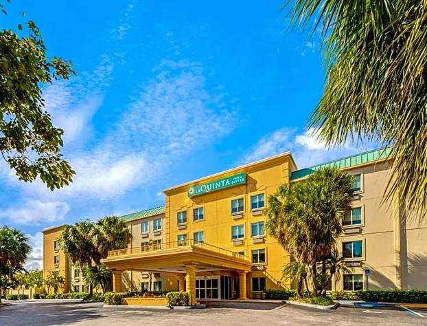 La Quinta Inn & Suites by Wyndham Miami Cutler Bay hotel detail image 3
