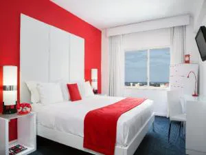 Red South Beach Hotel hotel detail image 2