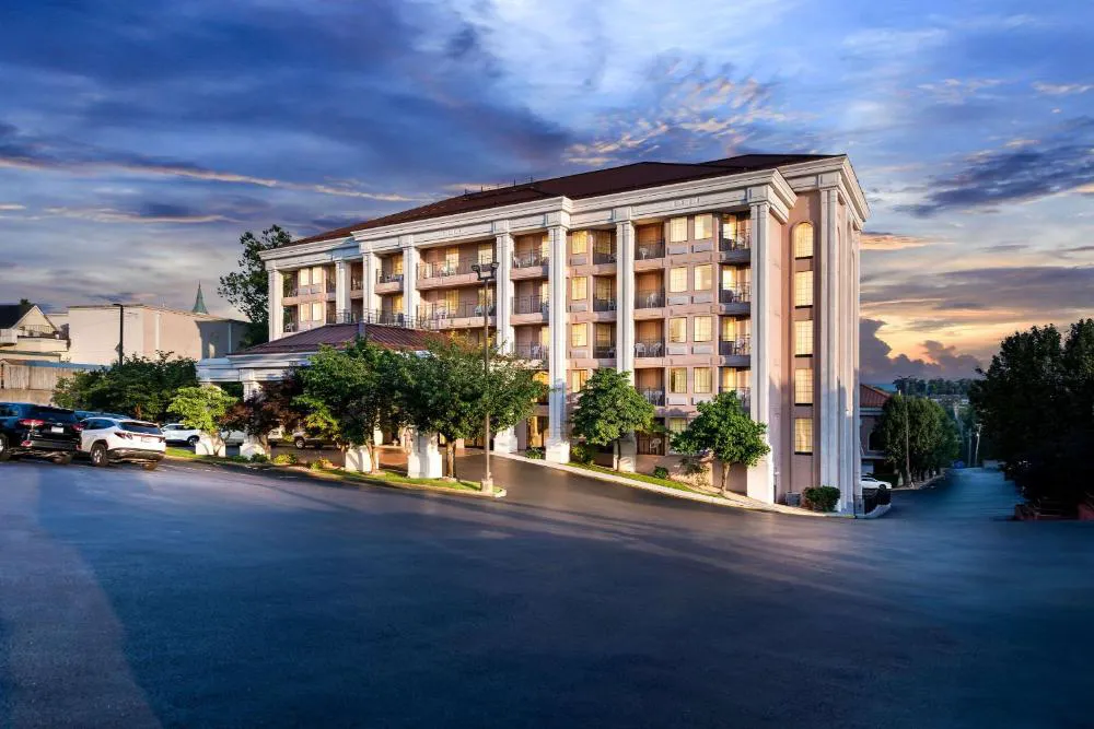 Clarion Inn Branson hotel hero