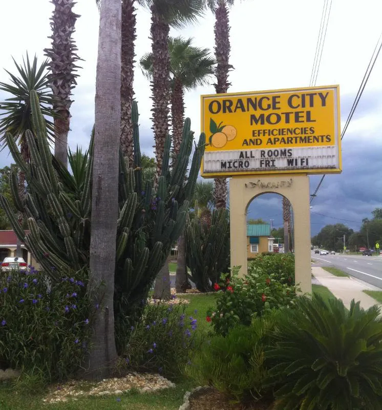 Orange City Motel hotel hero
