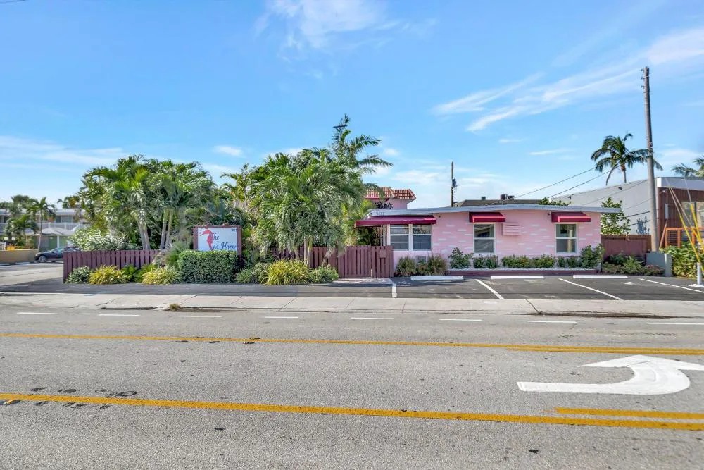 Seahorse Guesthouse hotel hero