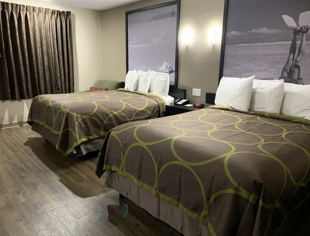 Super 8 by Wyndham Pensacola NAS Area hotel detail image 4