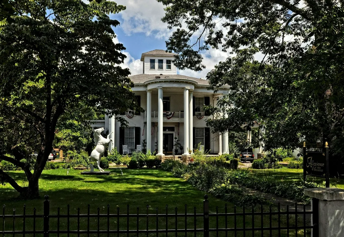 Allegiance Bed and Breakfast hotel hero