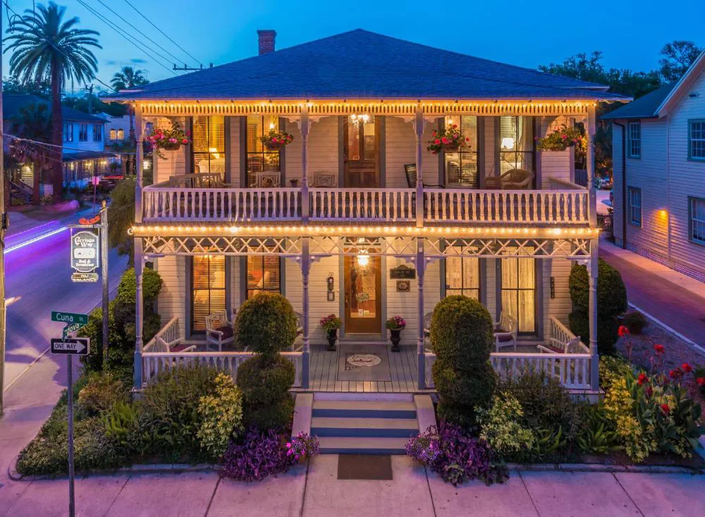 Carriage Way Inn hotel hero