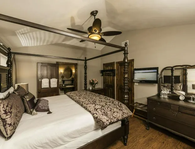 Carriage Way Inn hotel detail image 4