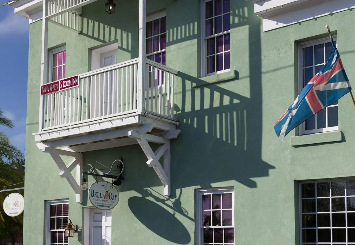 Bella Bay Inn hotel hero