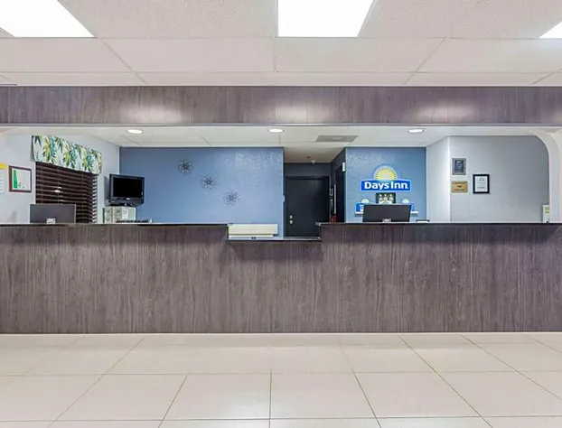 Days Inn by Wyndham Sarasota I-75 hotel detail image 1