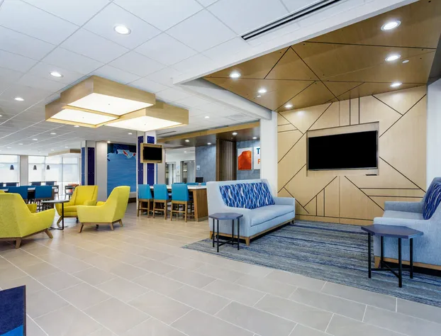 Holiday Inn Express & Suites Tampa Stadium – Airport Area by IHG hotel detail image 2