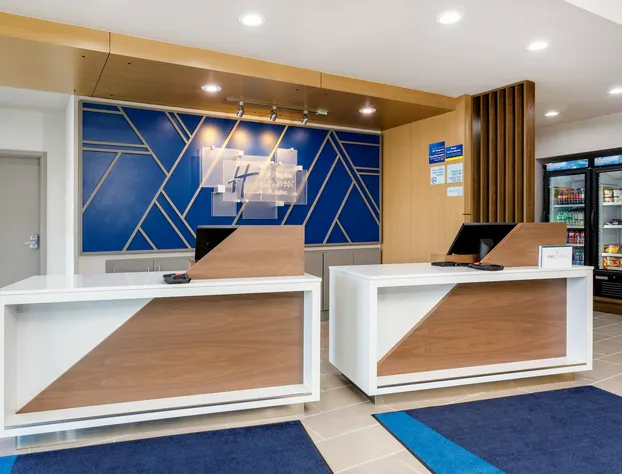 Holiday Inn Express & Suites Tampa Stadium – Airport Area by IHG hotel detail image 4